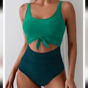NWOT One Piece Colorblock Tummy Control Swimsuit - Size XL